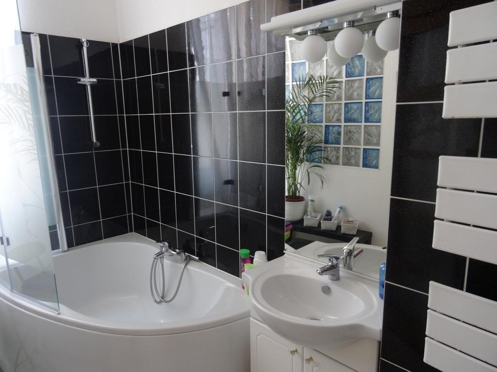 Residence Chez Tante Germaine Страсбург Екстериор снимка
